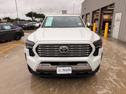 Used 2026 Toyota Tacoma Limited AWD/4WD image 3