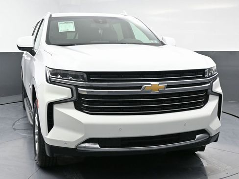 Used 2023 Chevrolet Suburban LT image 4
