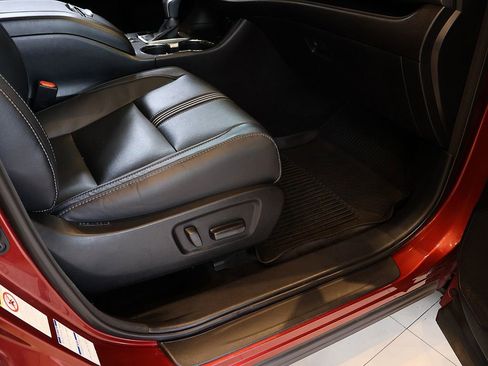 Used 2018 Toyota Highlander SE w/ Protection Package #3 image 52