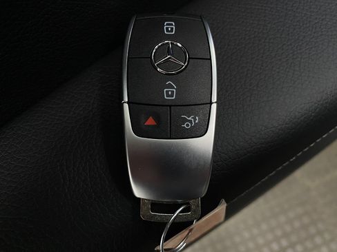 New 2026 Mercedes-Benz GLS 450 4MATIC image 37