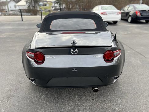 Used 2020 MAZDA MX-5 Miata Club image 6
