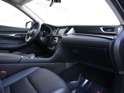 Certified 2025 INFINITI QX50 Luxe image 22