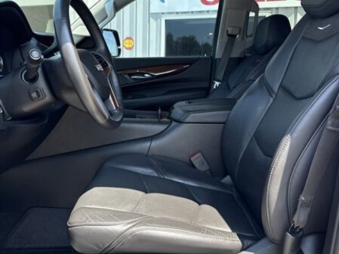 Used 2018 Cadillac Escalade Premium Luxury image 13