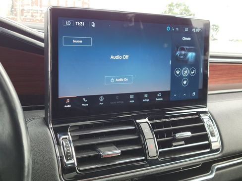 Used 2024 Lincoln Navigator Reserve AWD/4WD image 17