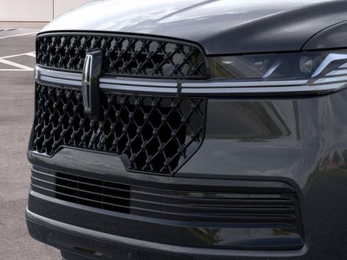 New 2026 Lincoln Navigator Black Label AWD/4WD image 17