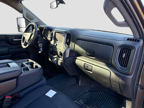 Used 2023 Chevrolet Silverado 2500 Custom w/ Custom Value Package image 12