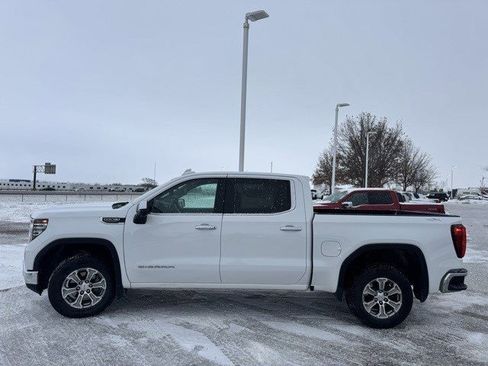 Used 2025 GMC Sierra 1500 SLT image 5