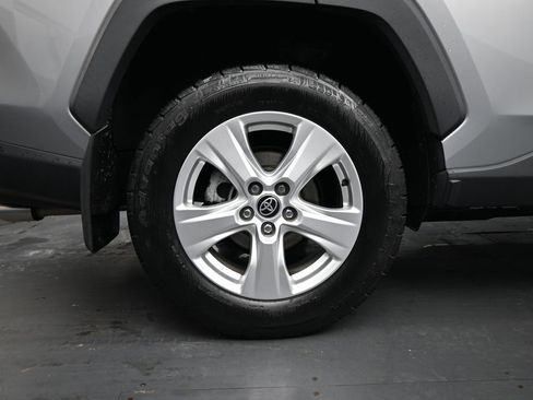 Used 2021 Toyota RAV4 XLE image 10