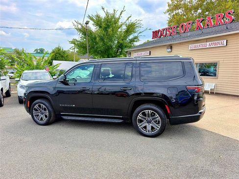 Used 2024 Jeep Wagoneer Series II AWD/4WD image 2