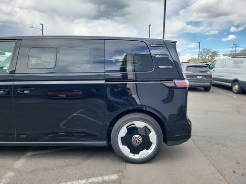 New 2025 Volkswagen ID. Buzz Pro S RWD image 4