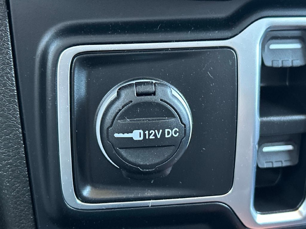 Used 2024 Jeep Wrangler Unlimited w/ Convenience Group AWD/4WD image 25