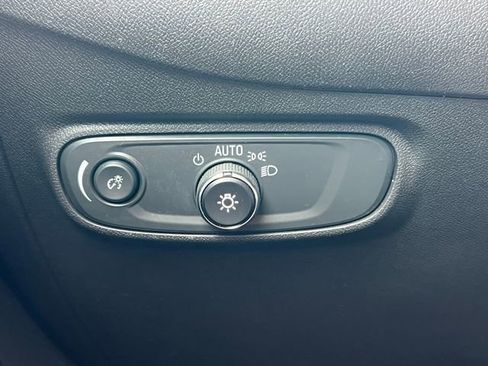 Used 2024 Chevrolet Equinox LT FWD image 16