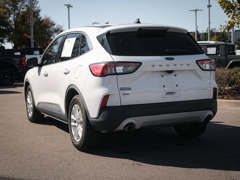 Used 2020 Ford Escape SE image 8