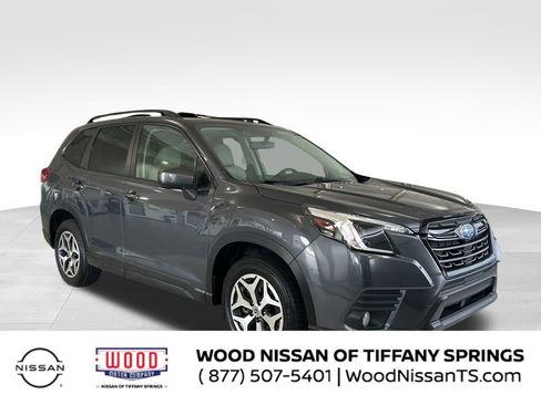 Used 2022 Subaru Forester Premium image 1