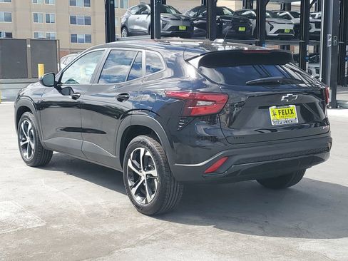 New 2026 Chevrolet Trax RS FWD image 5