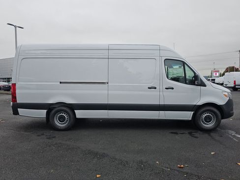New 2025 Mercedes-Benz Sprinter 2500 image 7