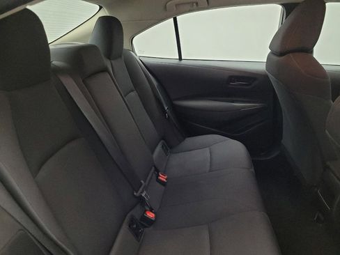 Used 2022 Toyota Corolla LE image 19