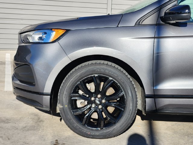 Certified 2024 Ford Edge SE w/ Black Appearance Package AWD/4WD image 9