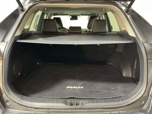Used 2019 Toyota RAV4 Limited image 30