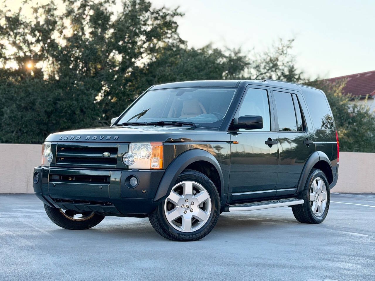 Used 2008 Land Rover LR3 HSE AWD/4WD image 2