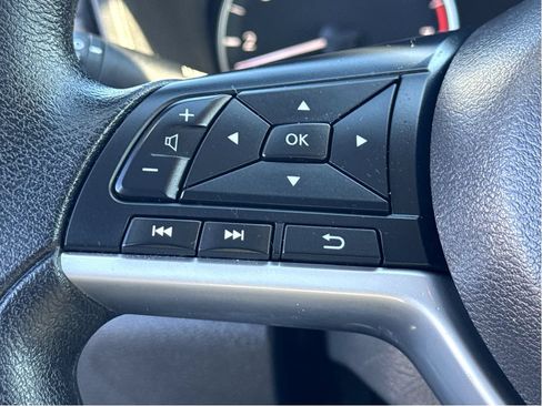 Used 2025 Nissan Altima 2.5 SV FWD image 15