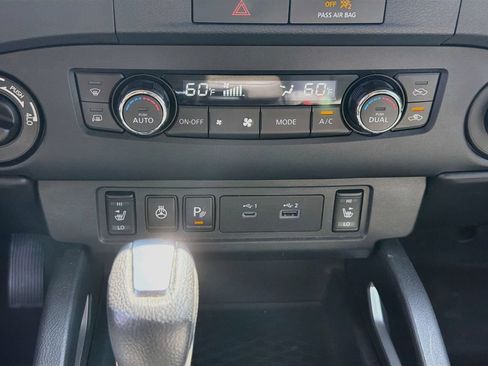 Used 2022 Nissan Frontier SV AWD/4WD image 17