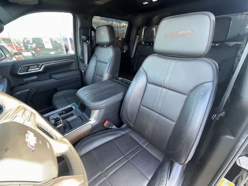 Used 2024 Chevrolet Silverado 1500 High Country w/ High Country Premium Package image 11