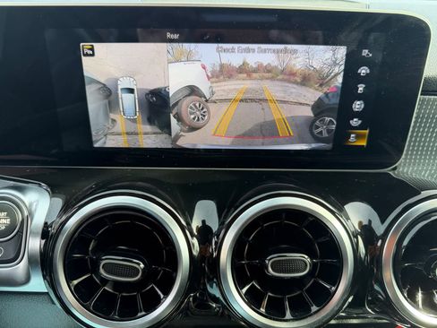 Used 2020 Mercedes-Benz GLB 250 4MATIC image 15