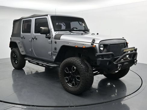 Used 2018 Jeep Wrangler Unlimited Sport AWD/4WD image 2