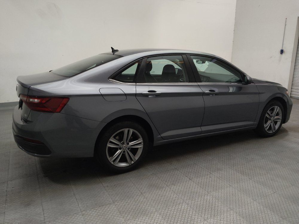 Used 2024 Volkswagen Jetta SE FWD image 10