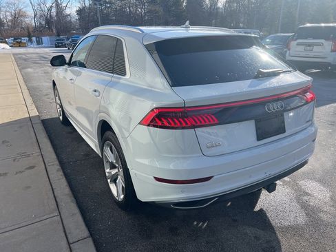 Used 2022 Audi Q8 Premium image 36
