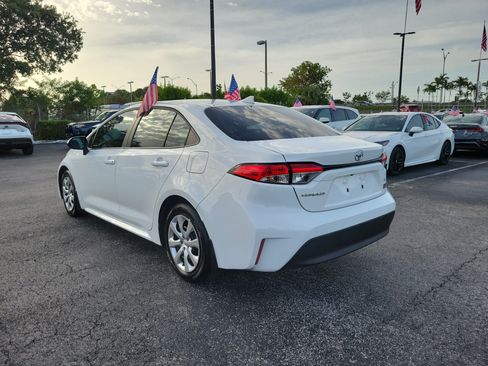 Used 2025 Toyota Corolla LE FWD image 8