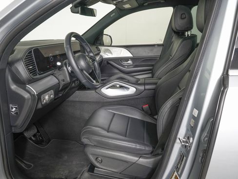Used 2024 Mercedes-Benz GLS 450 4MATIC image 15