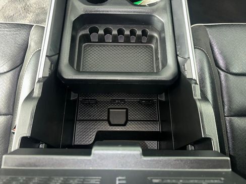 Used 2024 RAM 1500 Laramie AWD/4WD image 12