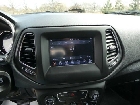 Used 2019 Jeep Compass Sport AWD/4WD image 16