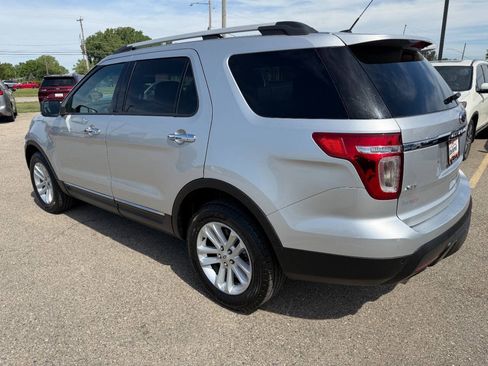 Used 2014 Ford Explorer XLT w/ Equipment Group 202A AWD/4WD image 3