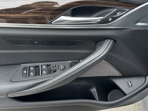 Used 2017 BMW 540i xDrive image 17