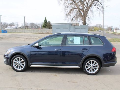 Used 2017 Volkswagen Golf Alltrack S AWD/4WD image 6
