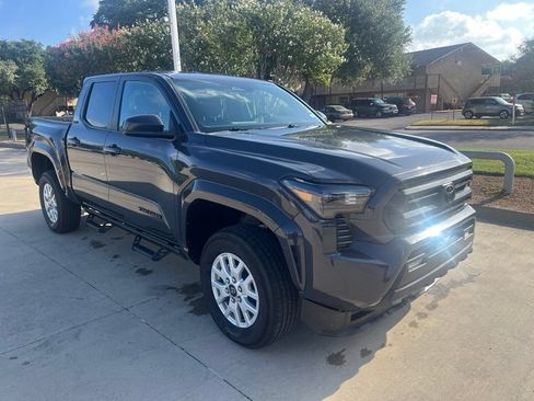 Used 2025 Toyota Tacoma SR5 RWD image 22