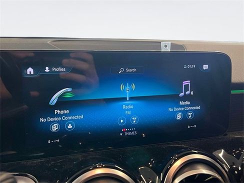 Used 2022 Mercedes-Benz GLB 250 4MATIC image 27