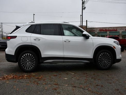 New 2026 Volkswagen Tiguan S FWD image 8