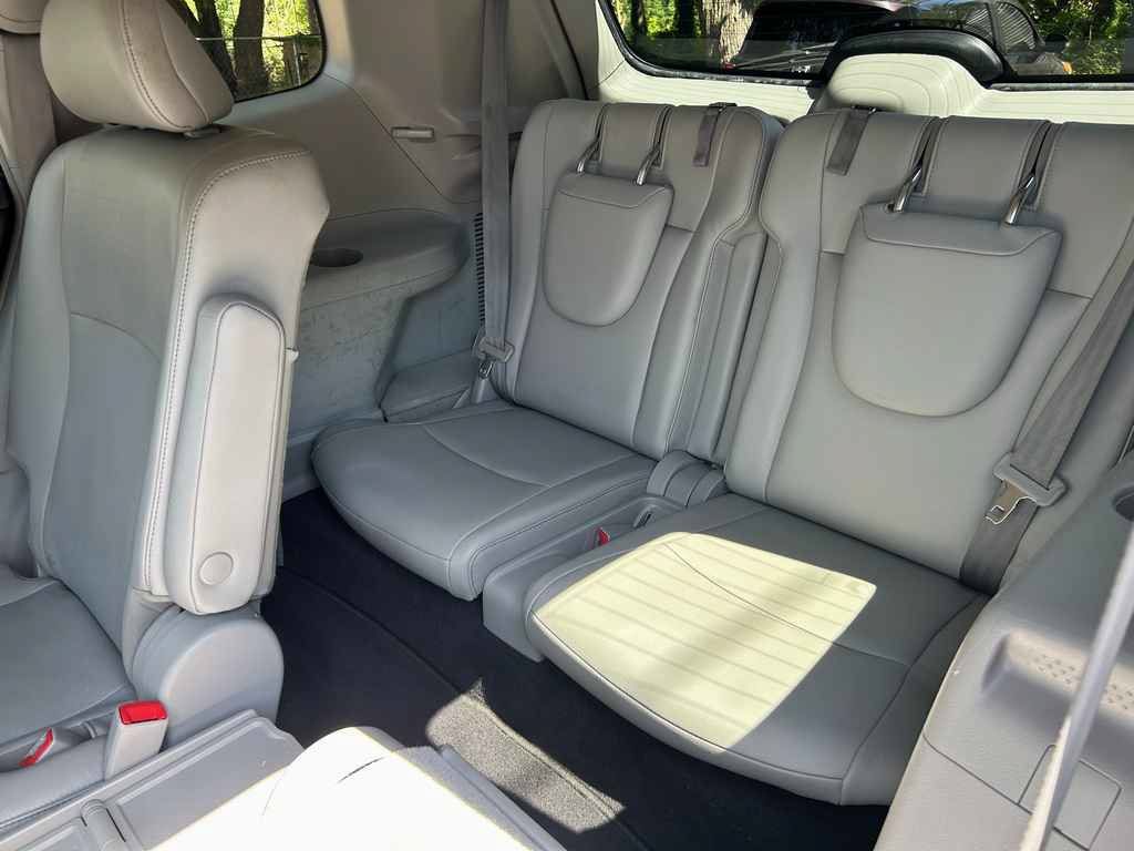 Used 2012 Toyota Highlander Limited w/ Tow Pkg AWD/4WD image 10
