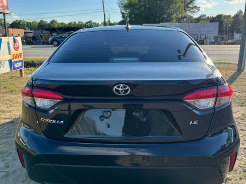 Used 2021 Toyota Corolla LE image 8