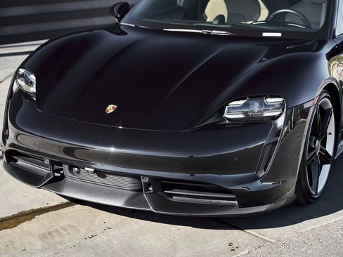 Used 2020 Porsche Taycan Turbo S image 6