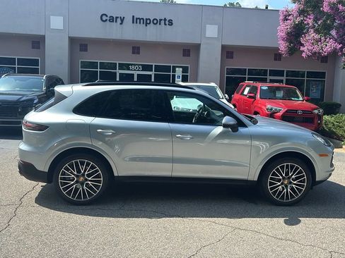 Used 2020 Porsche Cayenne AWD/4WD image 4
