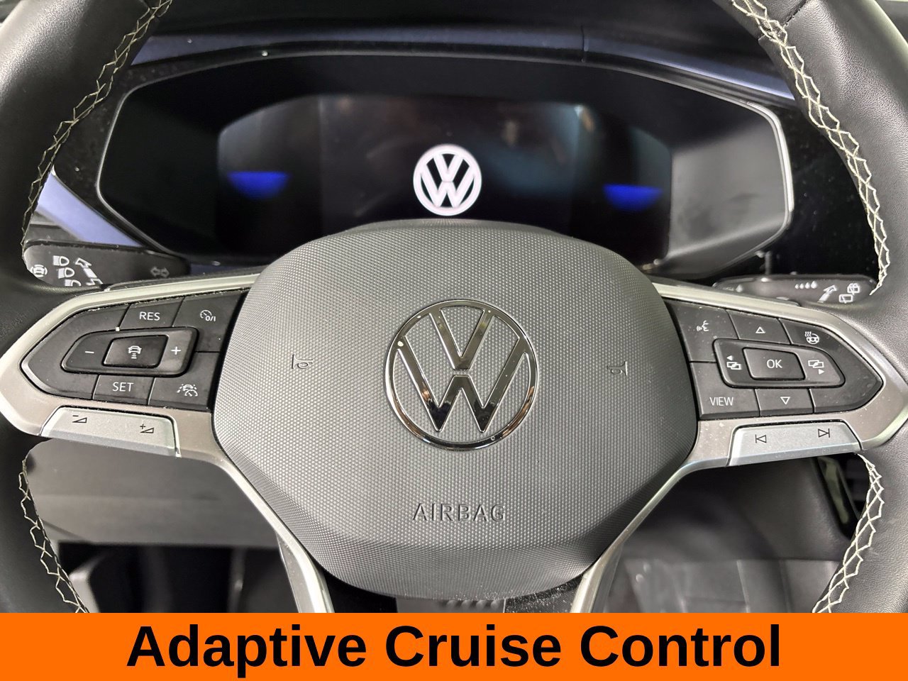 Used 2023 Volkswagen Taos SE w/ Panoramic Sunroof Package AWD/4WD image 16