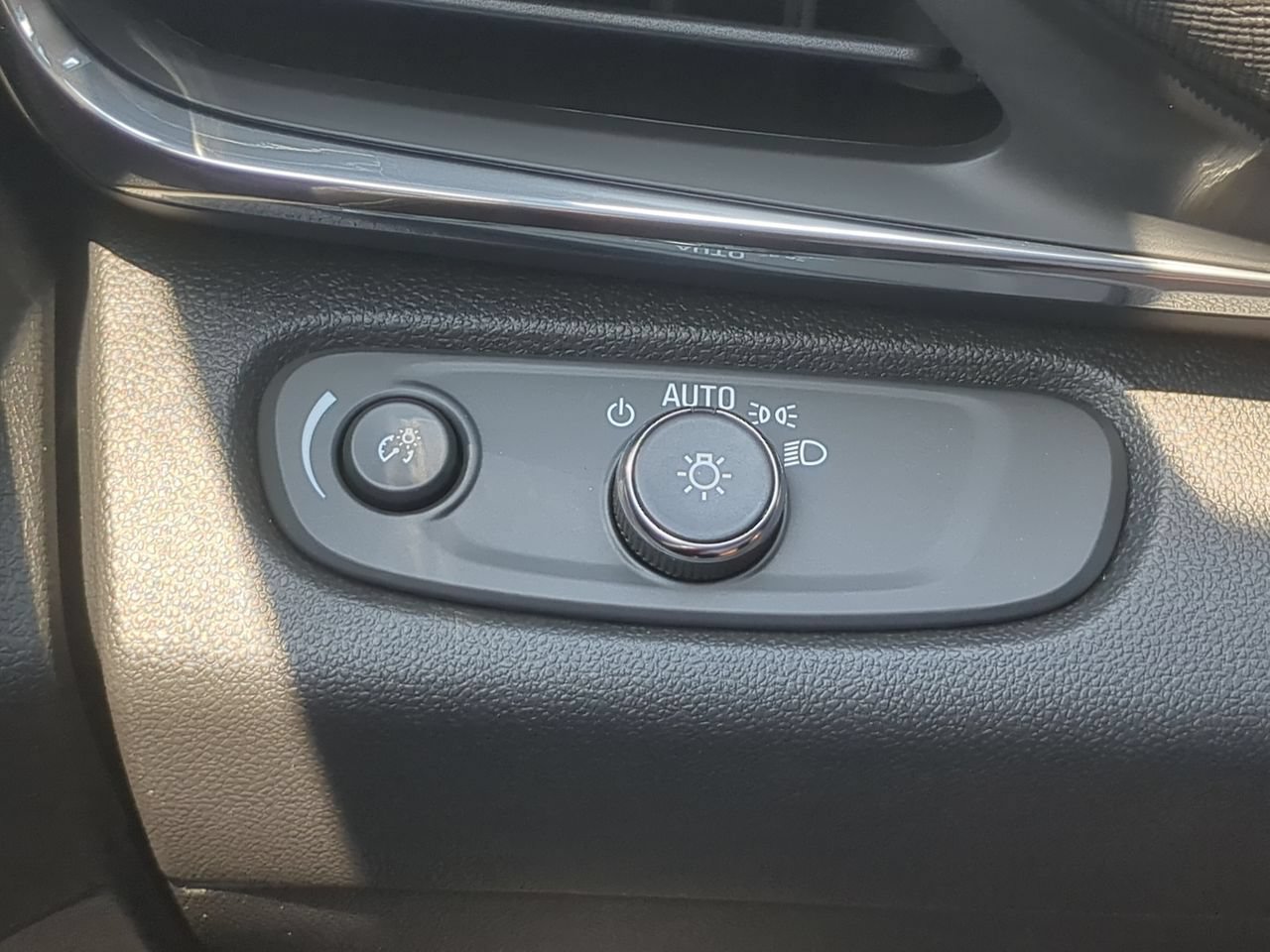 New 2026 Buick Envista Sport Touring w/ Convenience I Package FWD image 17