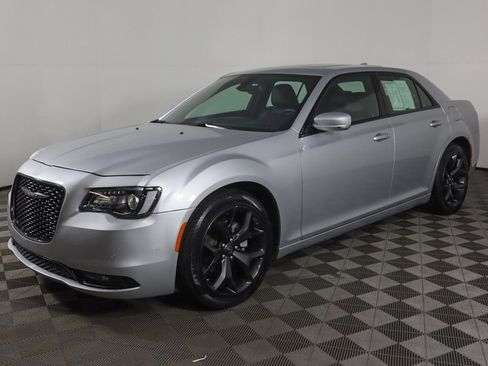 Used 2023 Chrysler 300 S image 9