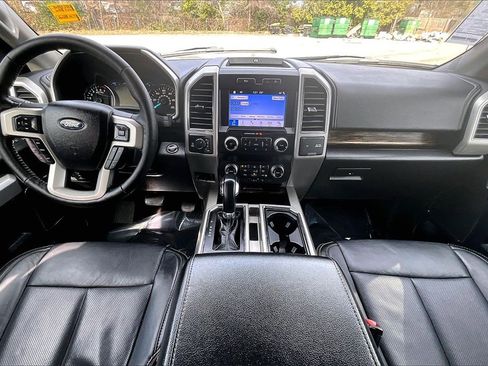 Used 2019 Ford F150 Lariat w/ Equipment Group 502A Luxury image 8