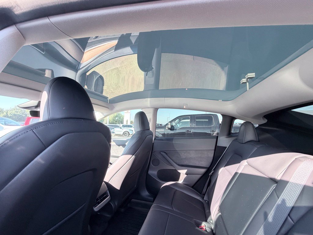 Used 2024 Tesla Model Y 2WD image 21